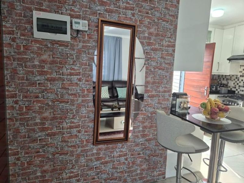 Clayville - R 1 180 000 Lovely Family Home - Photo 10