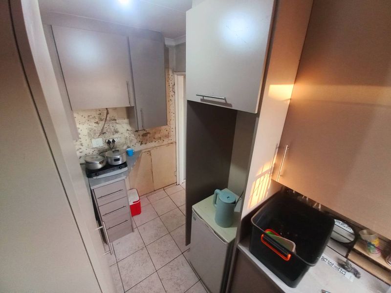 Three bedrooms house for sale in Atteridgeville - Photo 6