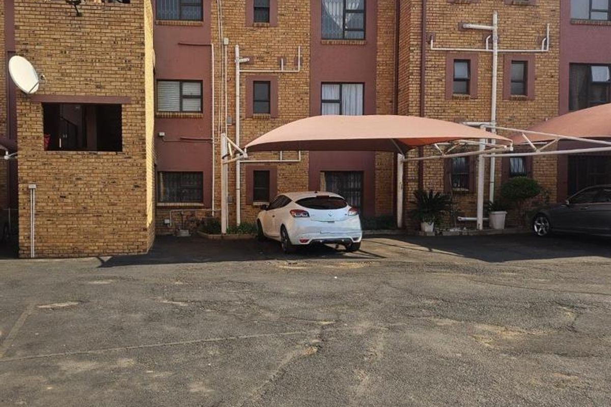 Contemporary Comfort with Scenic Views & Solar Backup in Brackendowns - Photo 4