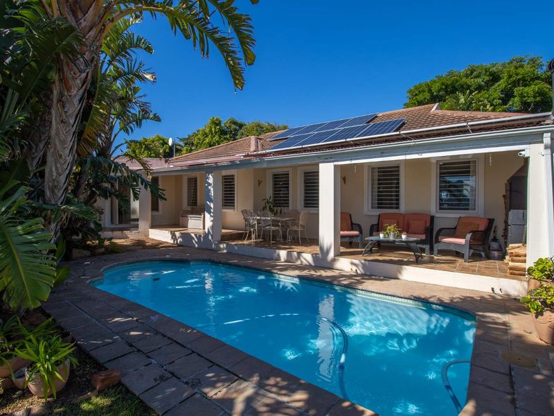 Spacious Private Family Living with Income-Generating Flat in Capri Village! - Photo 6