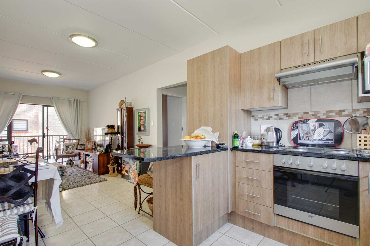 Embrace Your Dream Retirement – Secure This 2-Bedroom Apartment Today! - Photo 3