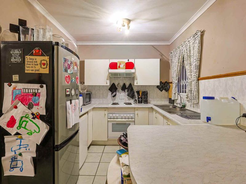 Ground Floor Gem with an Exceptionally Large Private Garden – Pet Friendly Living at Its Best! - Photo 6