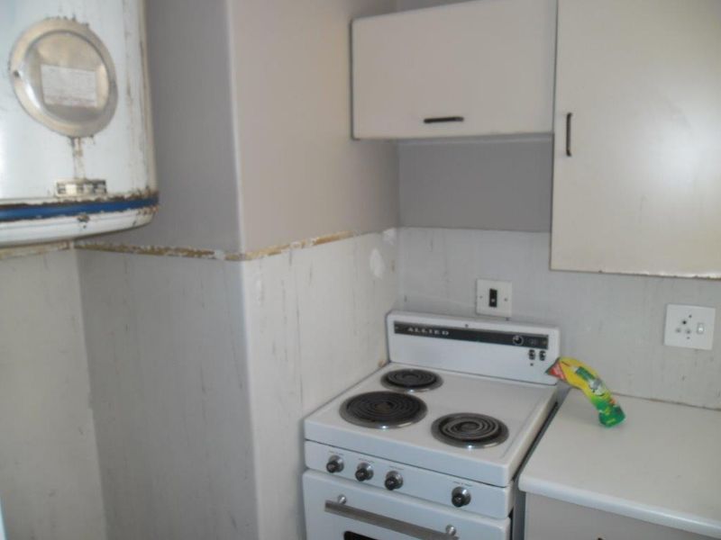 BACHELOR FLAT TO RENT IN ARCADIA - Photo 4