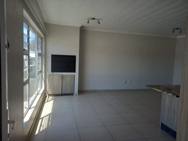 MODERN APARTMENT FOR SALE PIONIERSPARK EXT 1 - Photo 6