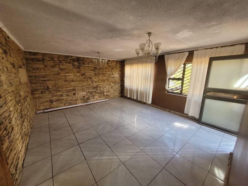 House for sales in Katutura- Malaka Draai - Photo 4