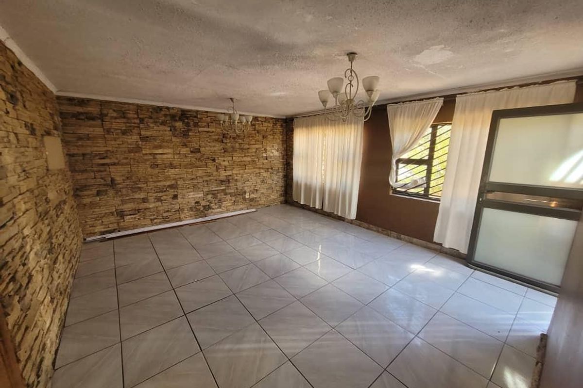 House for sales in Katutura- Malaka Draai - Photo 4