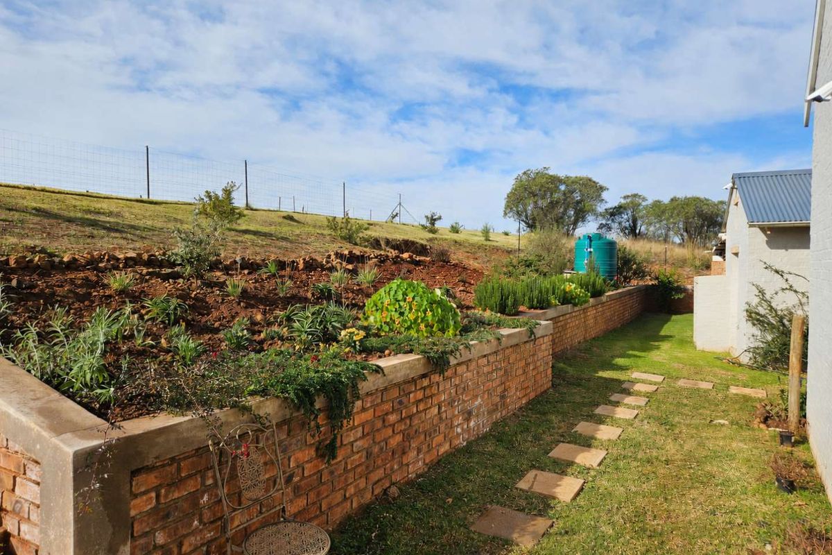 Architectural Off-Grid Riverfront Retreat in Engeleni Estate, Kamberg, Mooi River - Photo 5