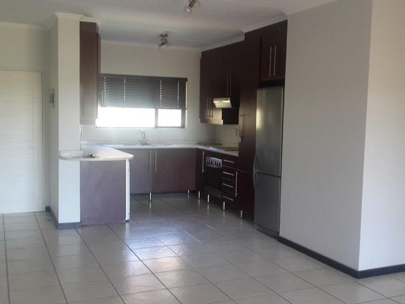 Modern 2-Bedroom Apartment in a Secure, Amenity-Rich Estate - Photo 3