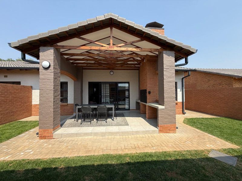 Exciting New Release | 3-Bedroom, 2-Bathroom Simplex in Rietvalleirand - Photo 3
