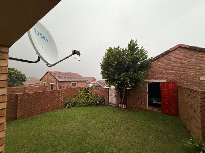 Two Bedroom ground unit in Mooikloof Ridge for Sale - Photo 10