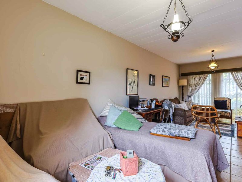 Secure 3 Bedroom Townhouse with Private Garden in a Well-Maintained Complex - Photo 10