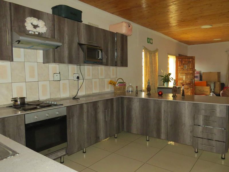 "Exclusive Corner Property: Residential & Business Ready in Central Okahandja!" - Photo 3