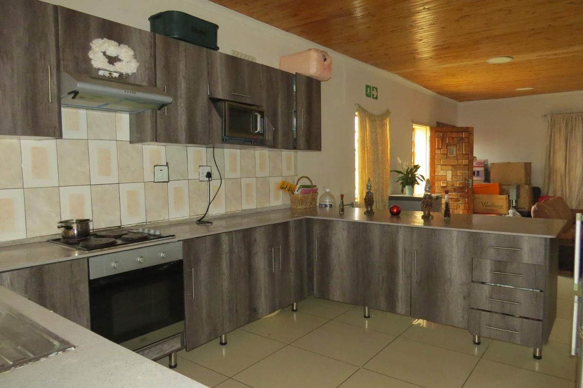 "Exclusive Corner Property: Residential & Business Ready in Central Okahandja!" - Photo 3