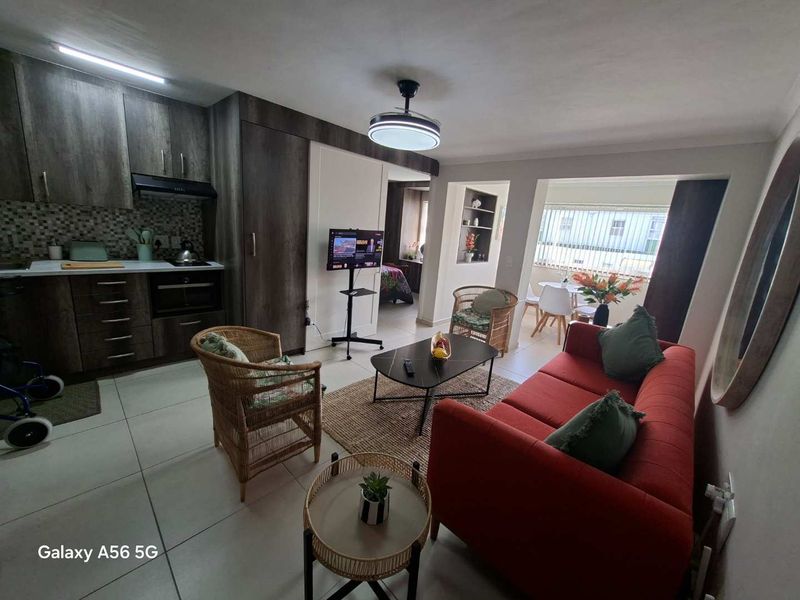 Be quick to view this stunning apartment - Photo 3