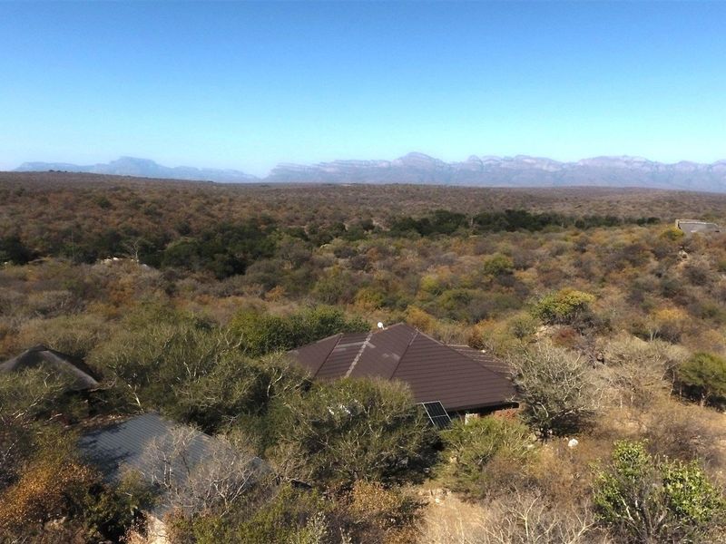 Beautifully Renovated Home with Spacious Patio and Guest Cottage - Photo 6