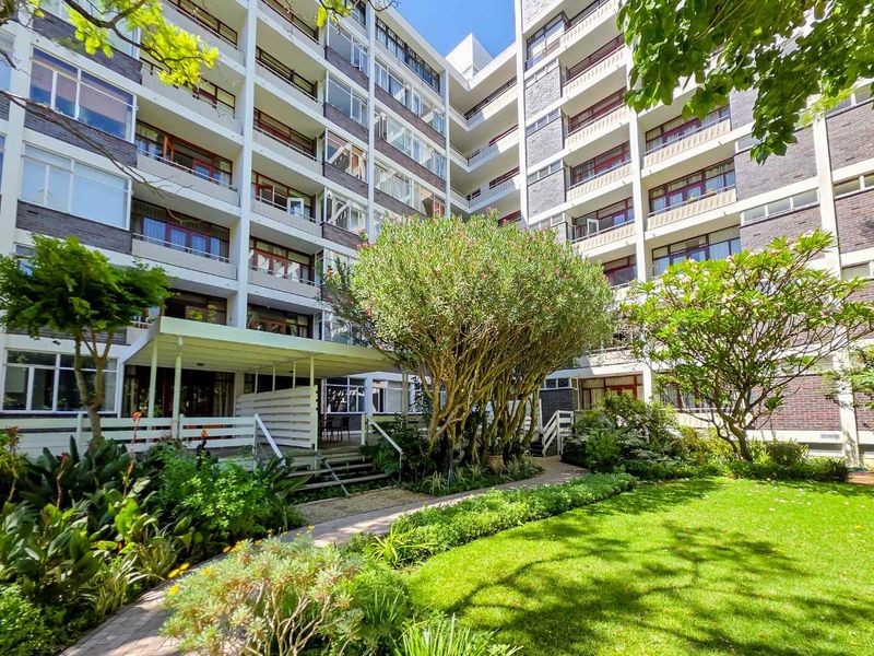 Charming Studio Apartment in St Martini Gardens - Photo 6