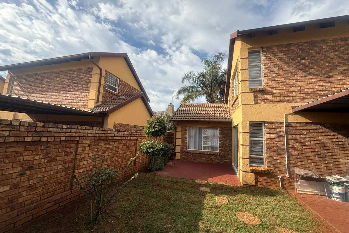 Elevated Living in the Heart of Glen Marais - Photo 3