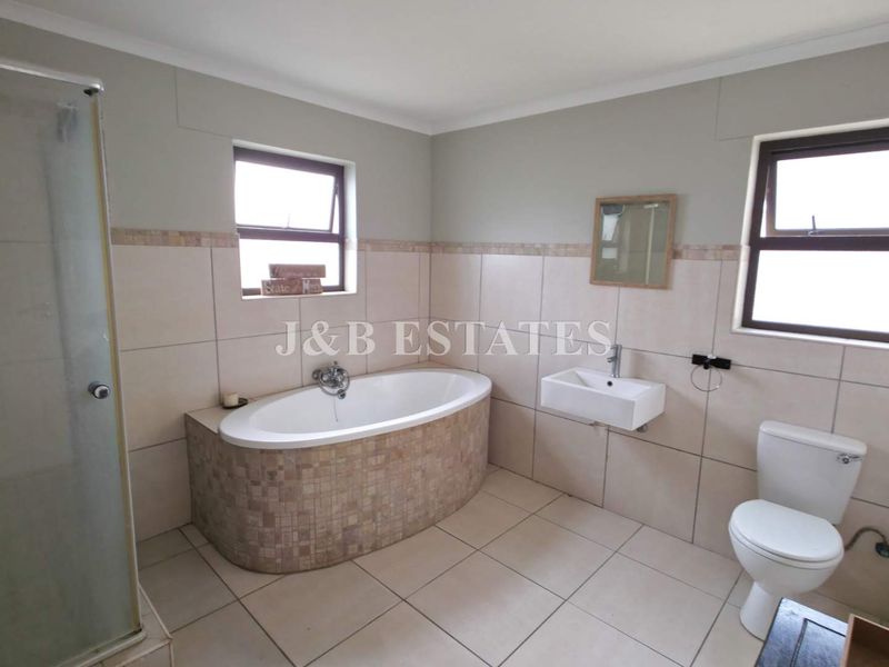 Ideal Starter Home - Photo 6