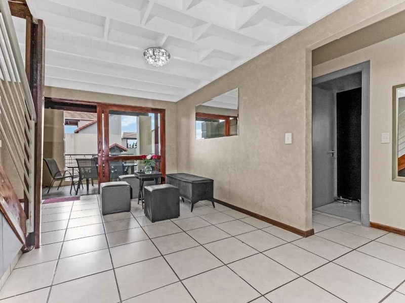 Stunning 2 Bedroom, 2 Bathroom Loft Apartment For Sale In Broadacres - Photo 3