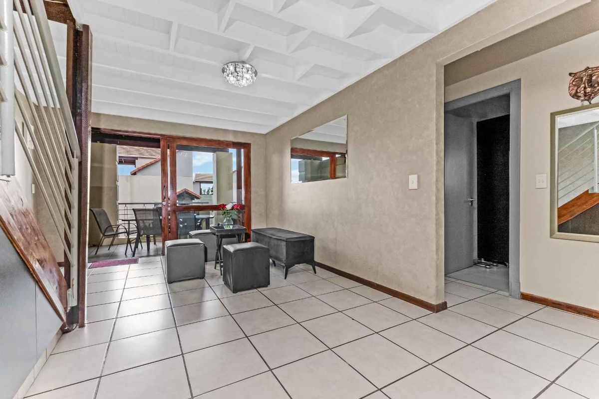 Stunning 2 Bedroom, 2 Bathroom Loft Apartment For Sale In Broadacres - Photo 3