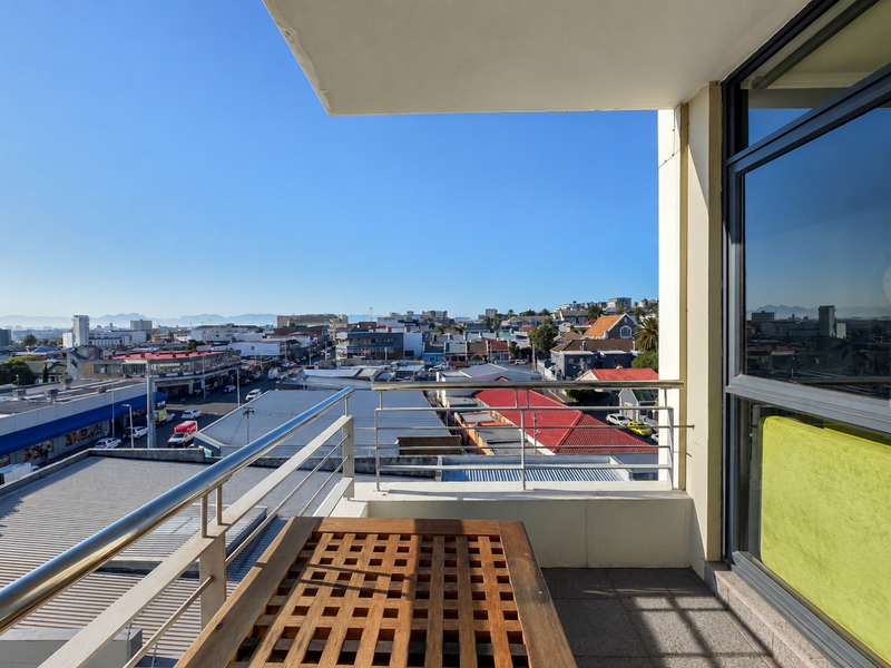 Woodstock's Finest: Contemporary Two-Bedroom Apartment with Urban Charm - AirBnB Friendly - Photo 1