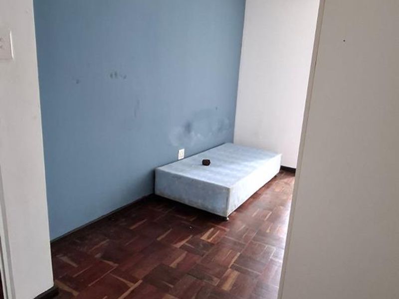 **Charming Shared 2-Bedroom Unit in Quiet Neighborhood – Ideal for Students** - Photo 7