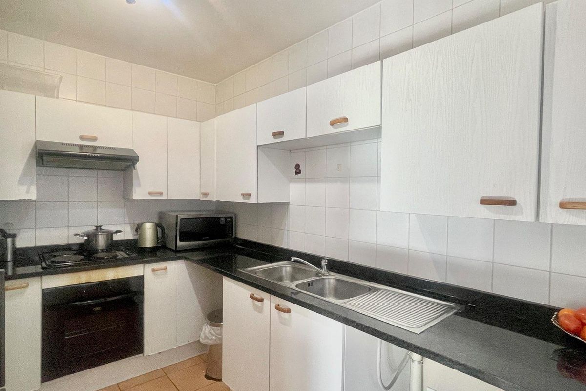 Townhouse (Duplex) — 2 Bedrooms, 2 Bathrooms - Photo 2