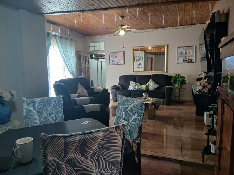 Family Home For Sale with Solar - Photo 4