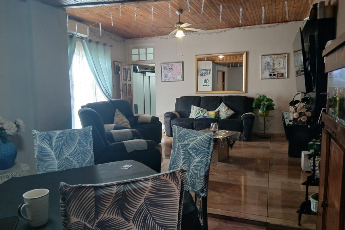 Family Home For Sale with Solar - Photo 4