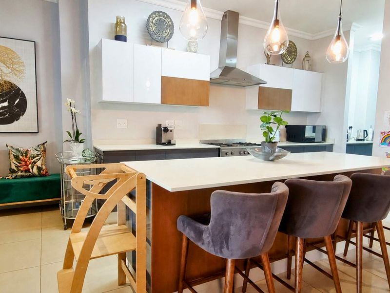 Substantial Three-Bedroom Townhouse with Sea Views in Ilala Ridge - Photo 8