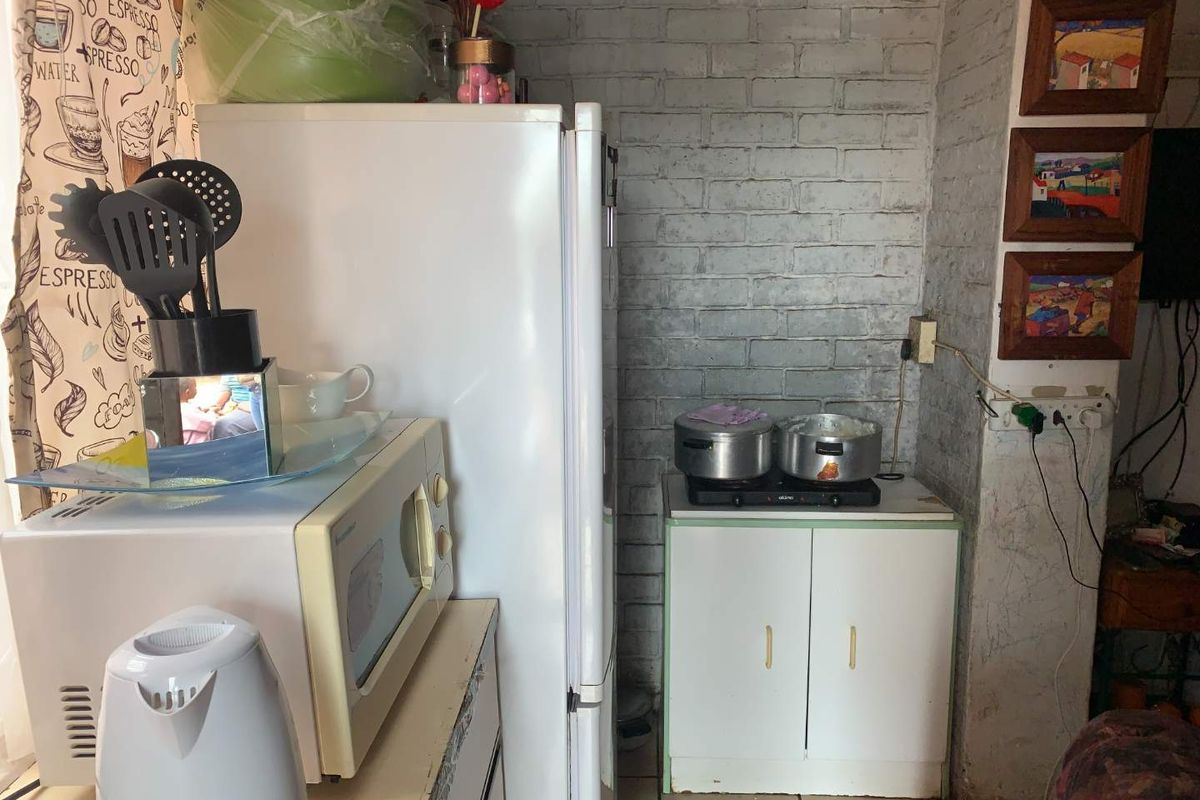 Rental investment property for sale in South Hills Johannesburg - Photo 4