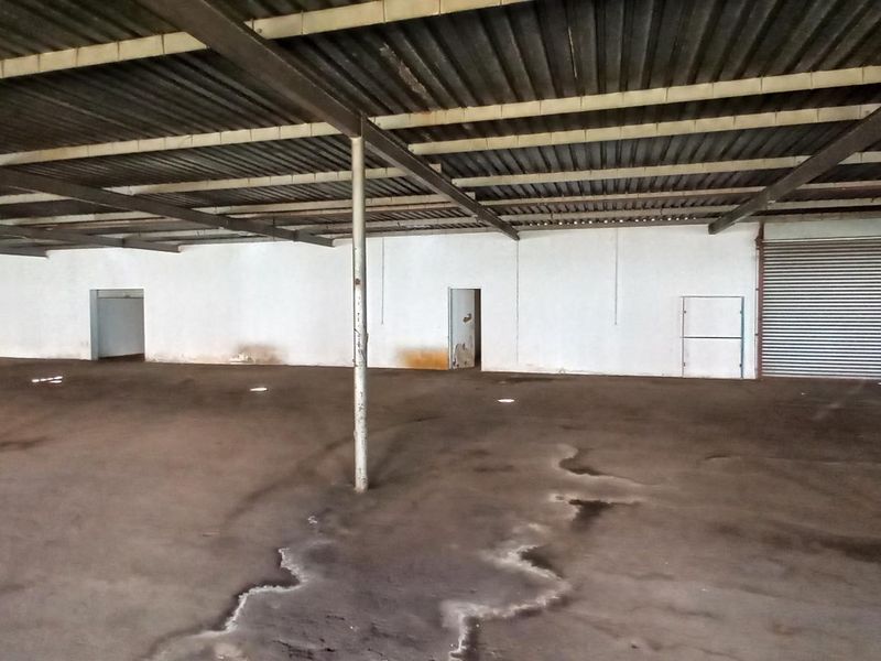 1,351m2 Industrial Warehouse To Let in Wadeville - Photo 4