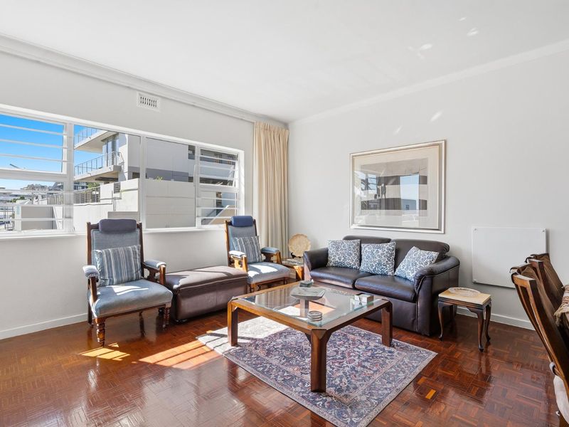 Sea Point Living: Balcony, Garage, and Great Potential - Photo 6