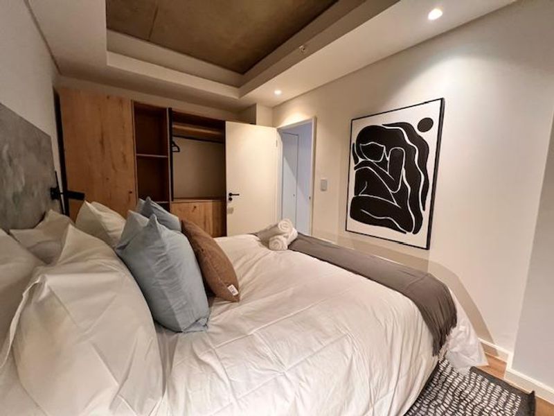 Brand new Modern, Luxury apartment - Photo 6