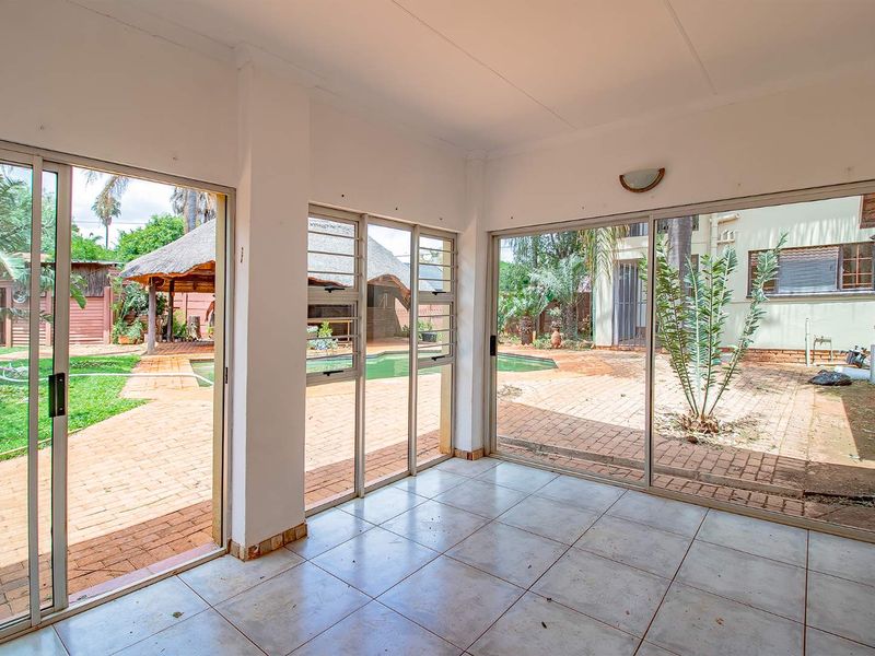 Large Family Home with Exceptional Amenities in Doornpoort - Photo 9