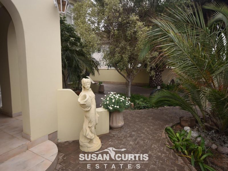 4 BEDROOM HOUSE WITH 4 FLATS FOR SALE IN HAGE HEIGHTS - Photo 2