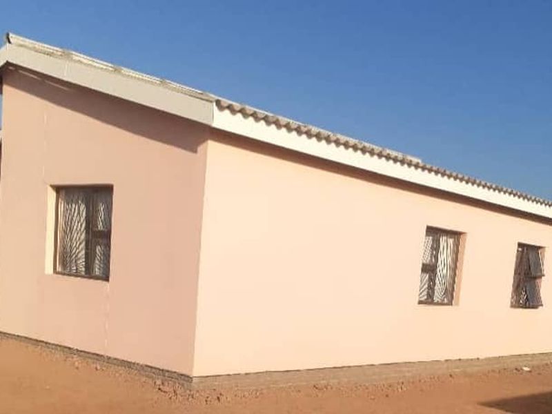 3 Bedroom House - Photo 2