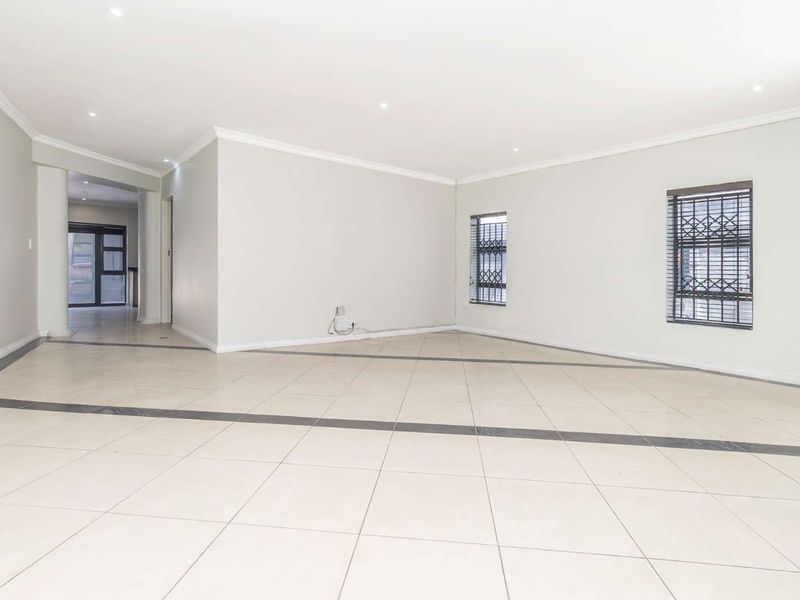 Super Spacious 4 Bed House to Let in Blairgowrie - Photo 4