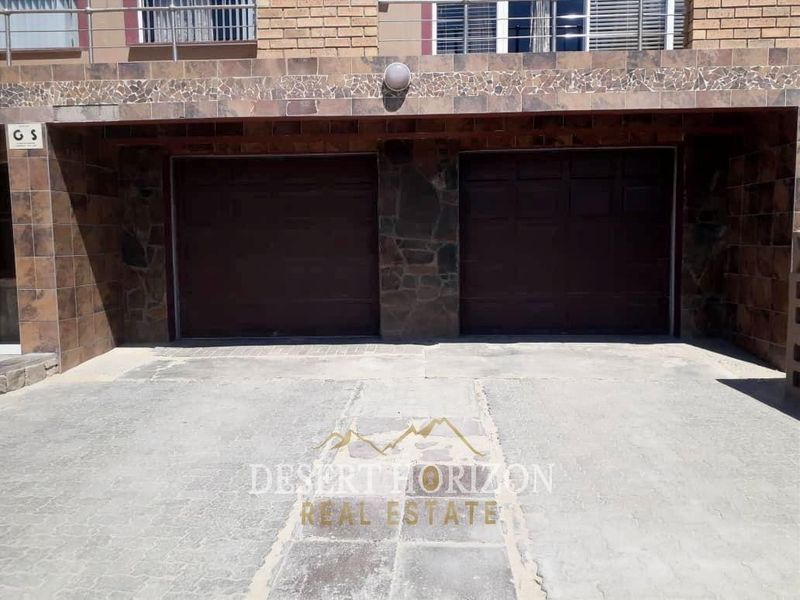 Swakopmund ,Tamariskia | Large Family Home with Granny Flat For Sale - Photo 2