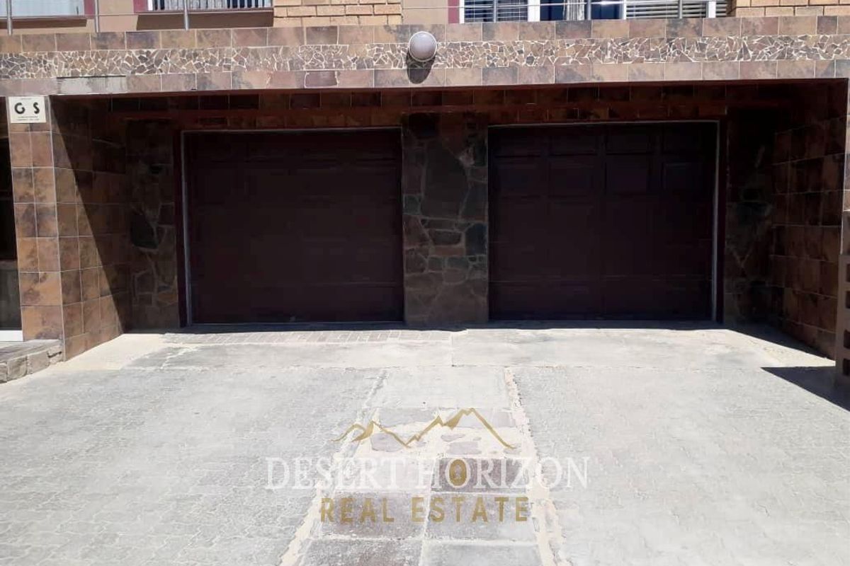 Swakopmund ,Tamariskia | Large Family Home with Granny Flat For Sale - Photo 2