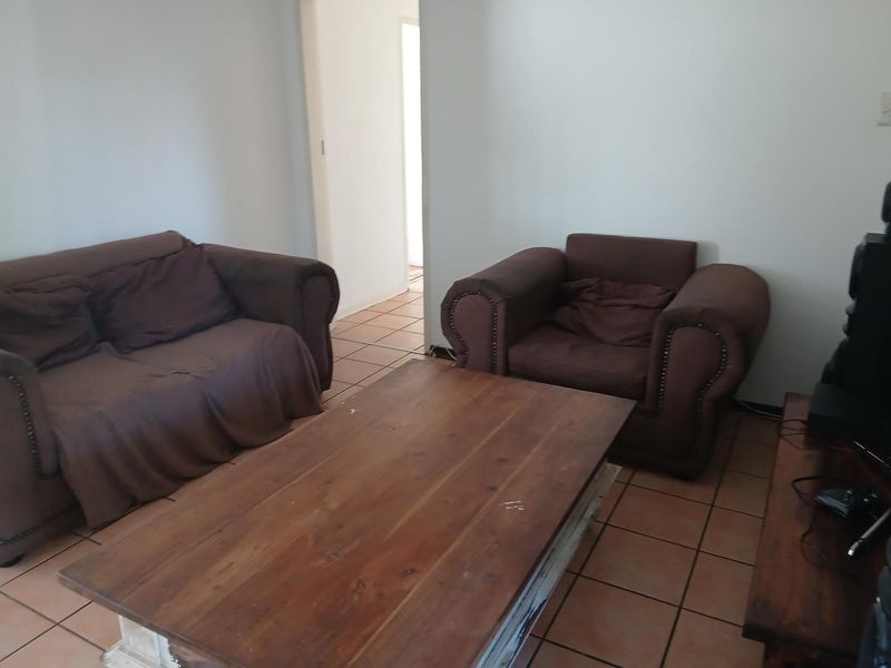 Large family home with 2 granny flats - Photo 4