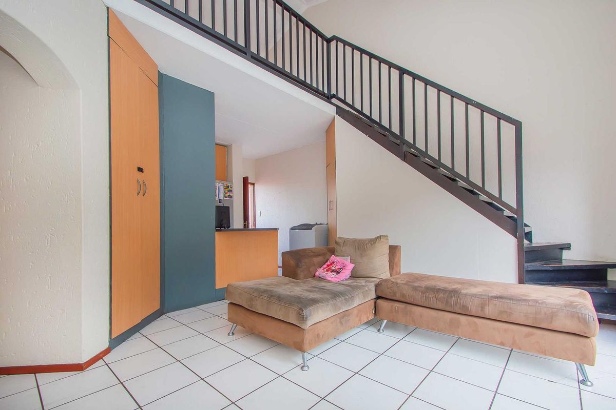 Spacious, Secure Apartment Close to Schools. - Photo 3