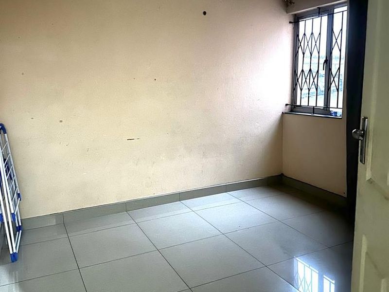 Spacious 3-Bedroom Home in Brackenham Complex - Photo 7