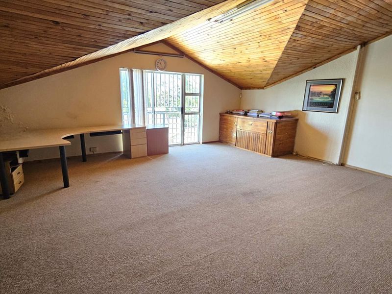 Multi Level Family Home in Schoemansville - Photo 9