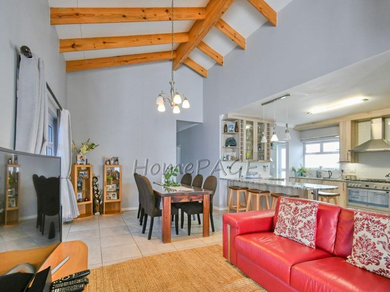 Meersig, Walvis Bay:  VERY ATTRACTIVE HOME is for Sale - Photo 9