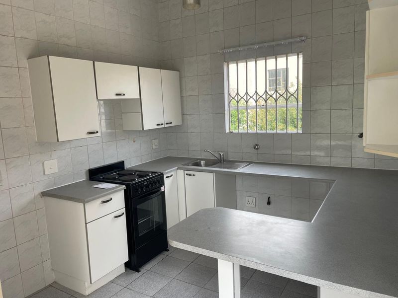 Newly Renovated Apartment In Halfway Gardens - Photo 2