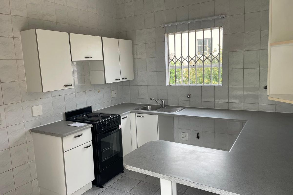 Newly Renovated Apartment In Halfway Gardens - Photo 2