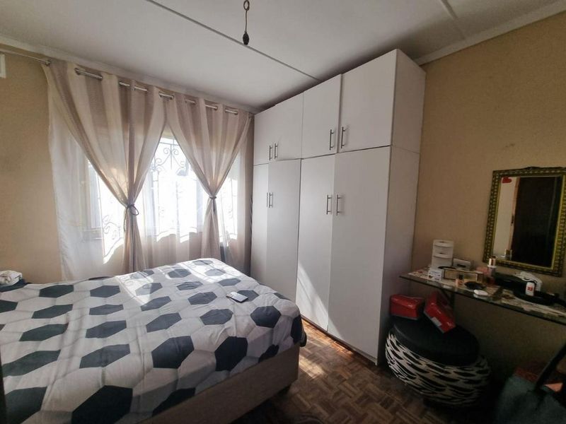 4 Bedroom House for sale in Kharwastan - Photo 9