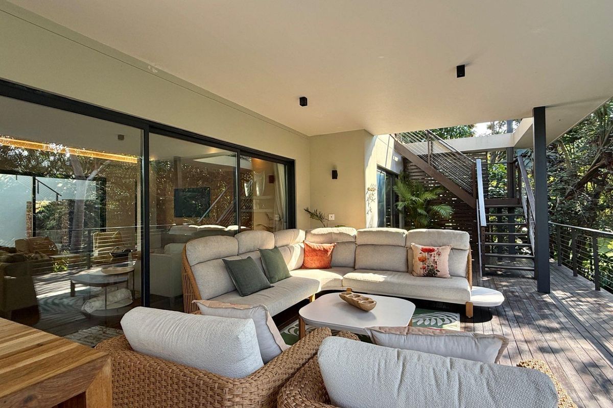 Stunning Family Home - Photo 2