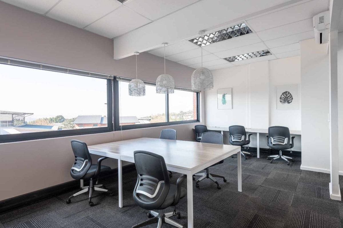All-inclusive access to professional office space for 4 persons in Regus Victoria Country Club. - Photo 2